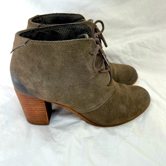 Tom’s Lunata Suede booties Size 9 - Picture 1 of 5